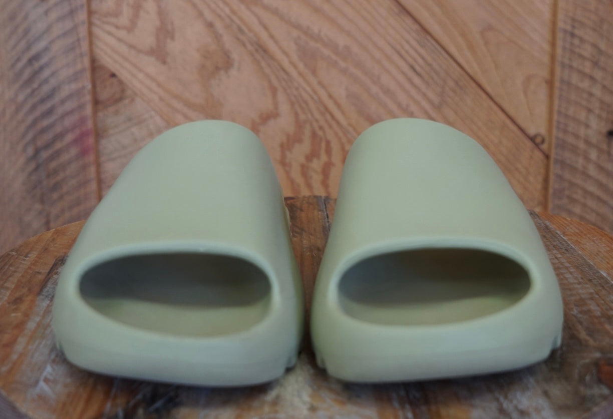 Adidas Yeezy Slides - Resin