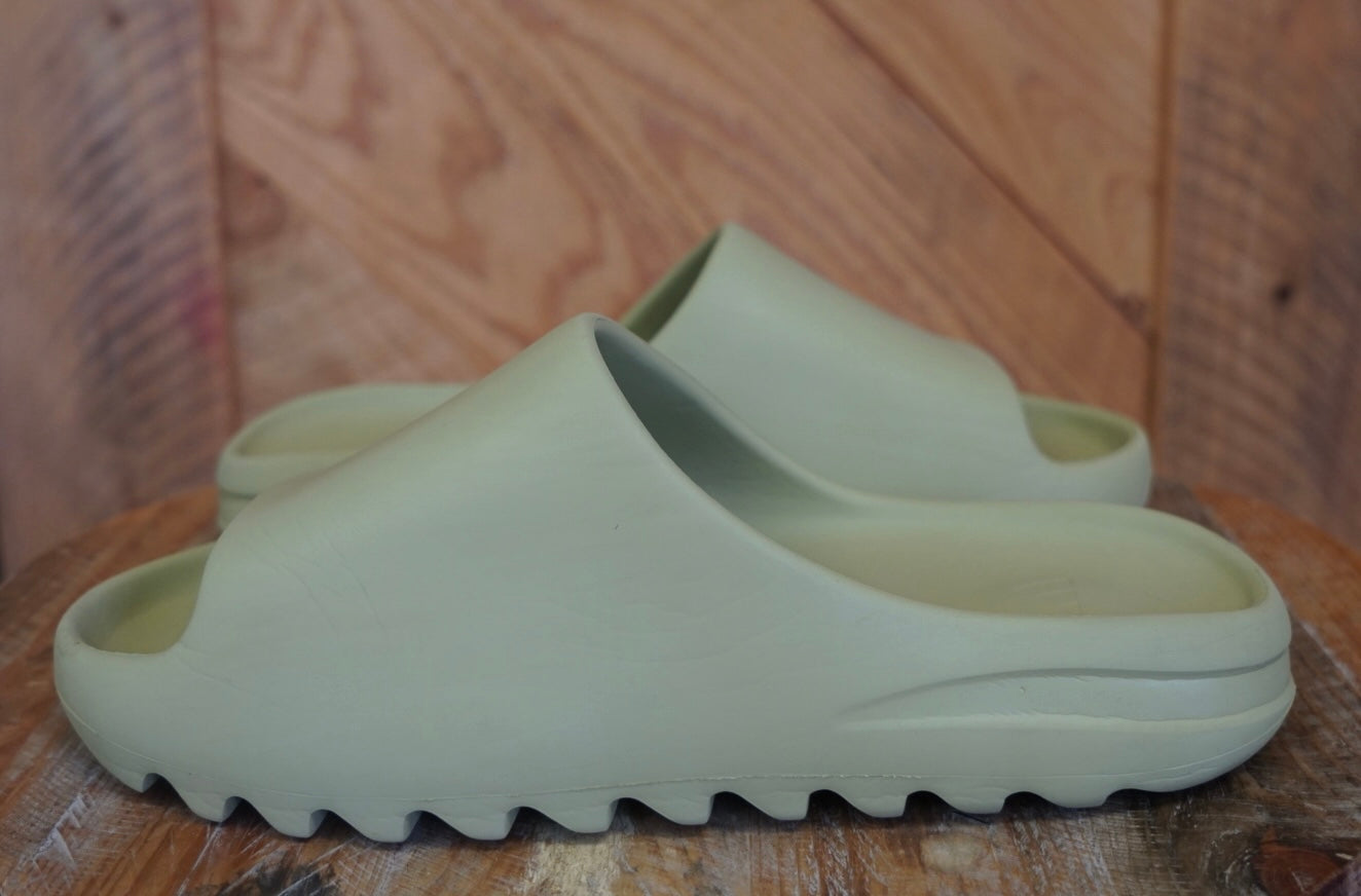 Adidas Yeezy Slides - Resin