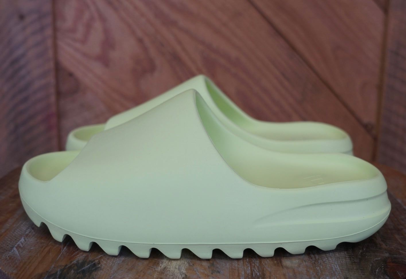 Adidas Yeezy Slides - Glow Green