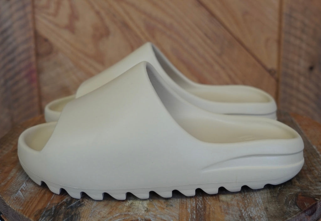 Adidas Yeezy Slides - Bone