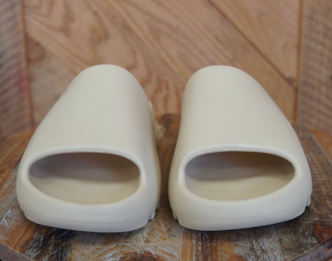 Adidas Yeezy Slides - Bone