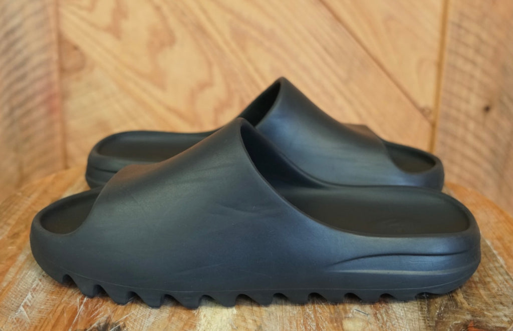 Adidas Yeezy Slides - Onyx