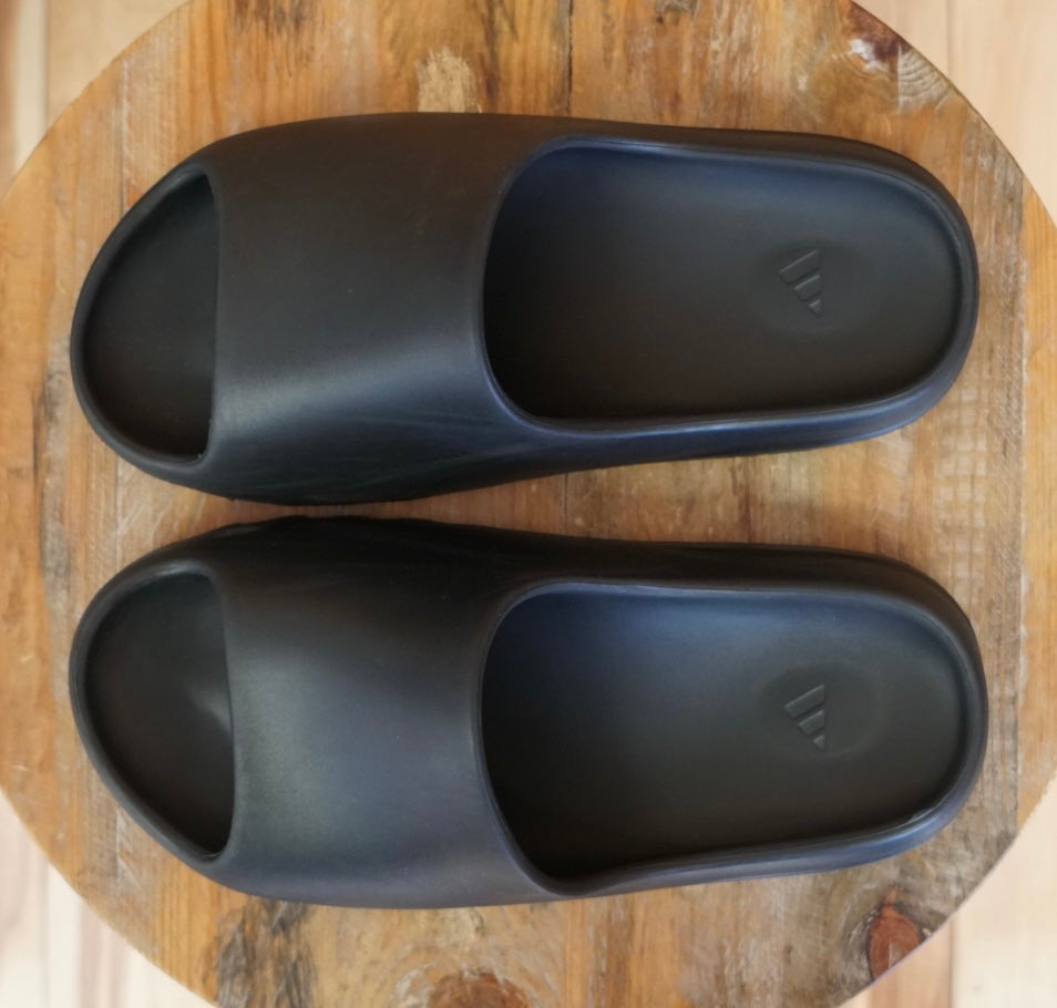 Adidas Yeezy Slides - Onyx