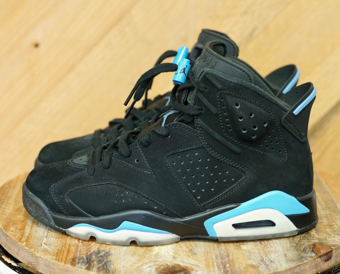 Air Jordan 6 Retro "UNC" (University Blue) Sneakers