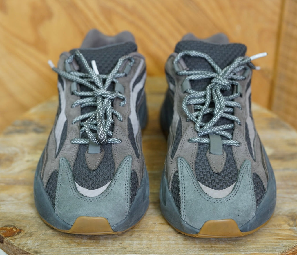 Adidas Yeezy 700 V2 Sneakers