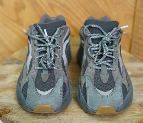 Adidas Yeezy 700 V2 Sneakers