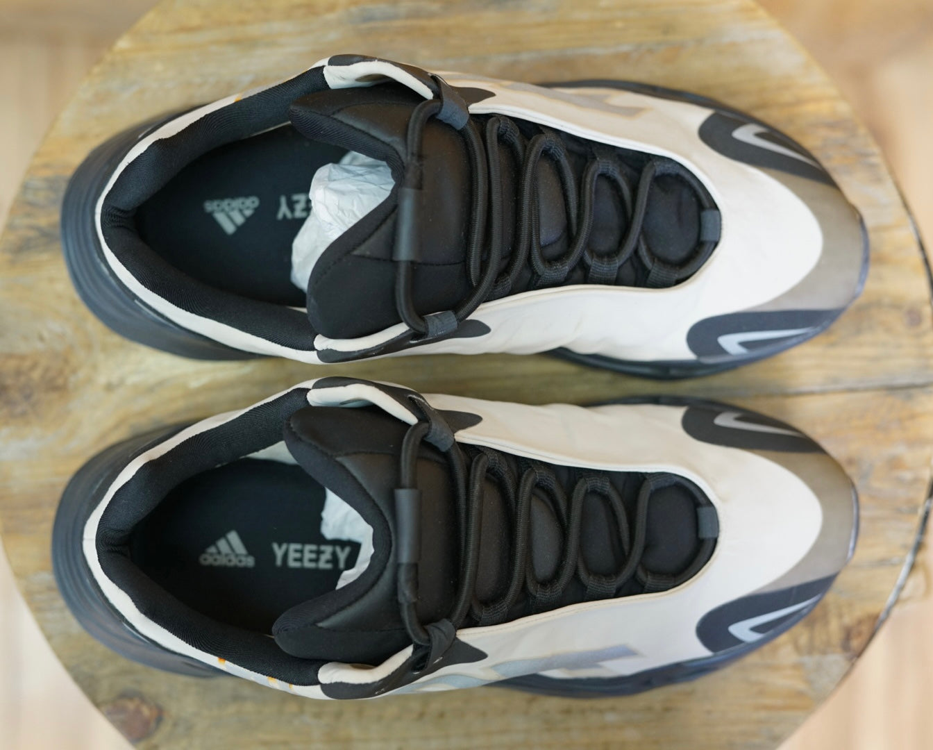 Adidas Yeezy 700 MNVN (Monviso) Sneakers