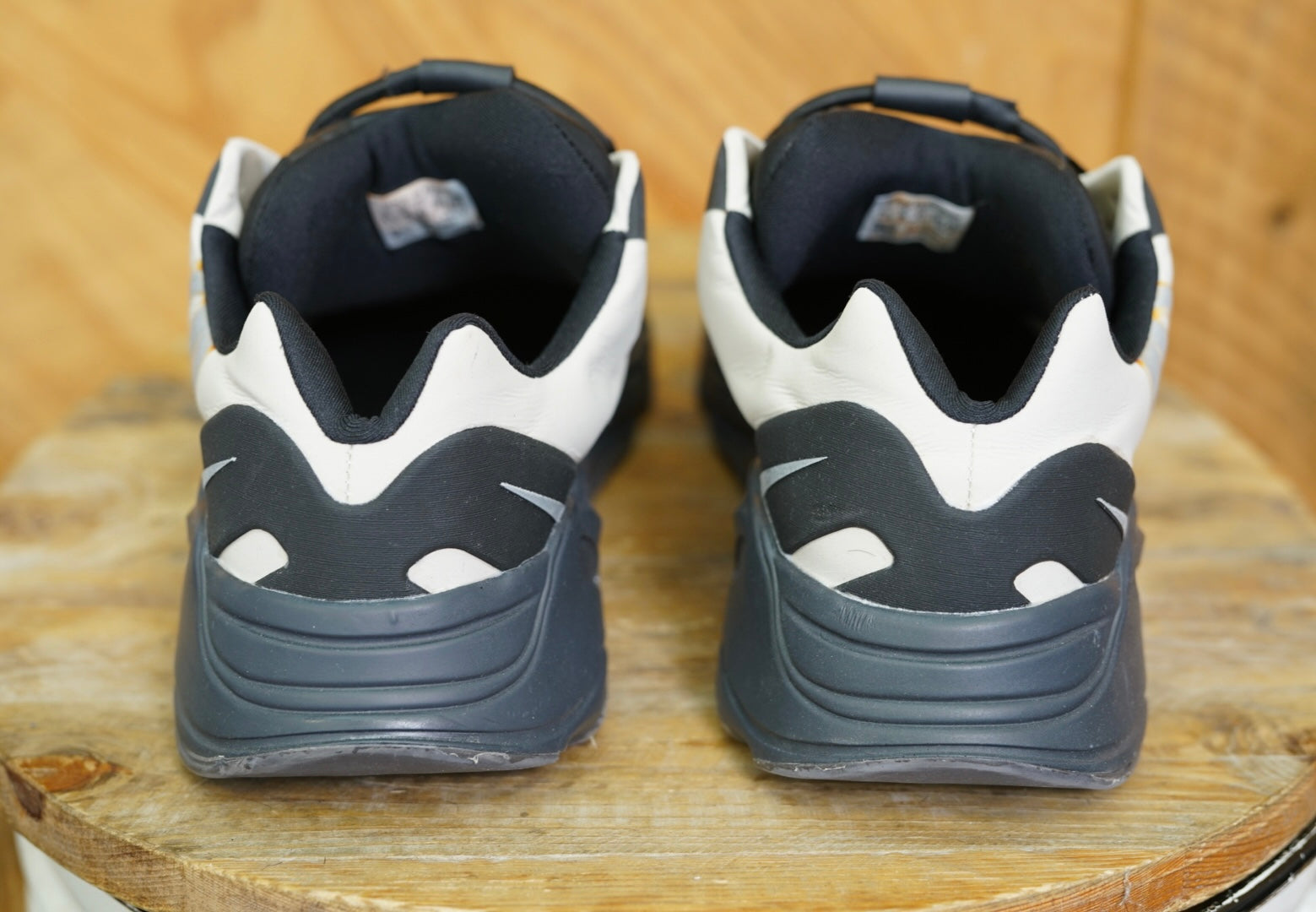 Adidas Yeezy 700 MNVN (Monviso) Sneakers