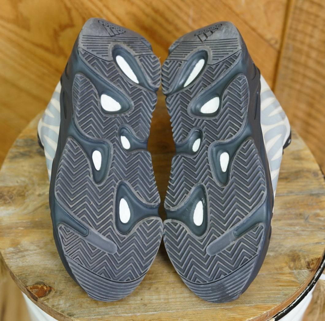 Adidas Yeezy 700 MNVN (Monviso) Sneakers