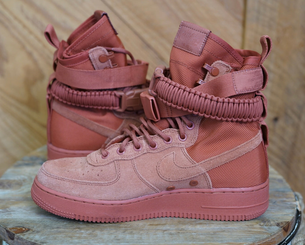 Nike SF-AF1 (Special Field Air Force 1) High Sneakers