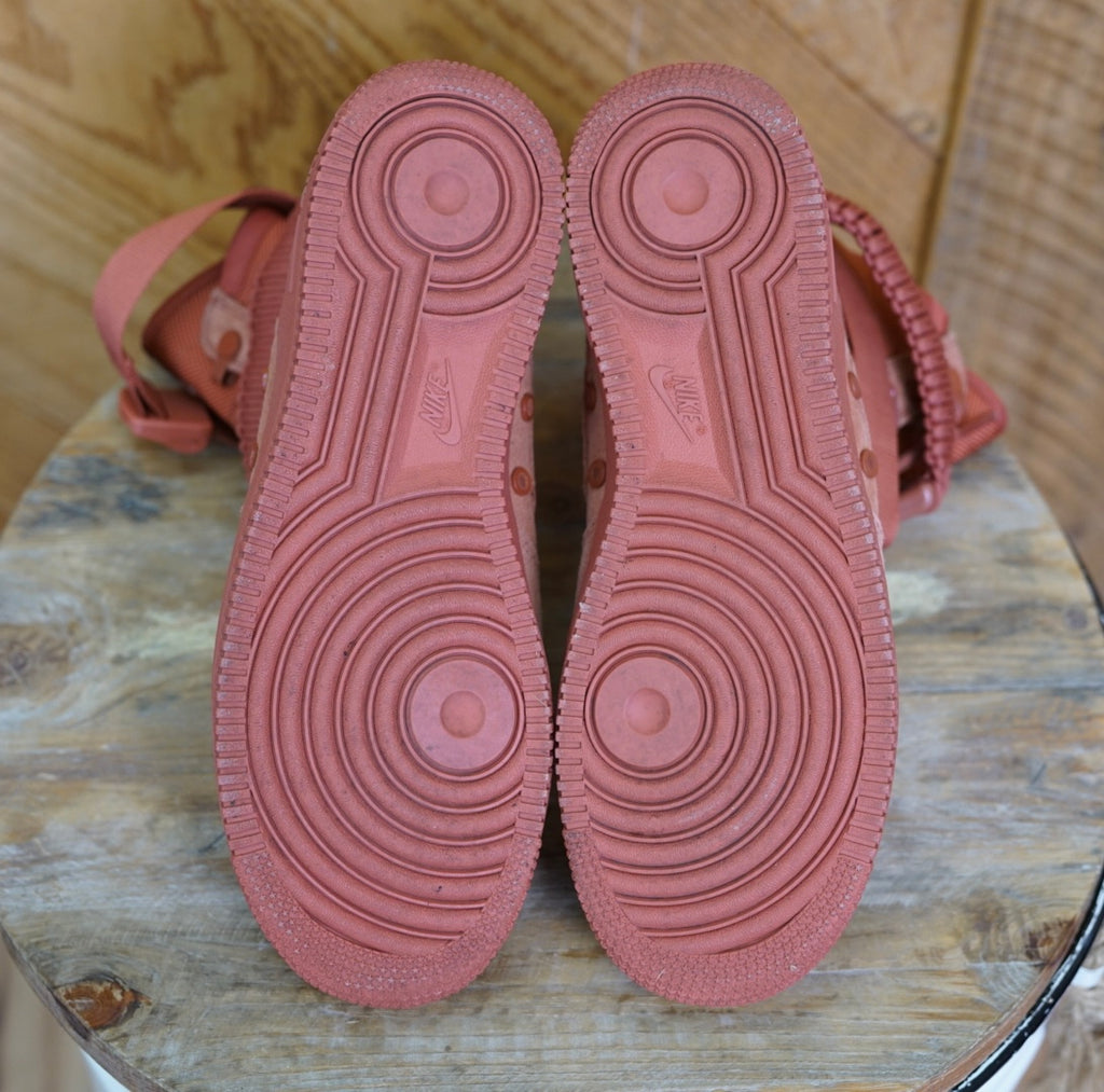 Nike SF-AF1 (Special Field Air Force 1) High Sneakers